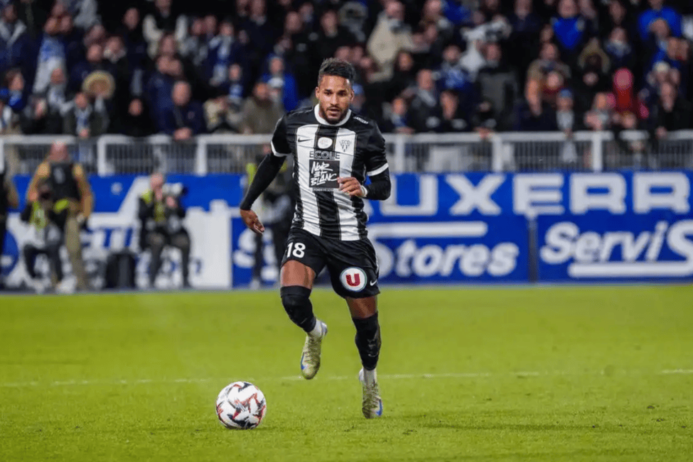 包含亚眠球员遭遇连败,训练备战调整士气的词条 包含亚眠球员遭遇连败,训练备战调整士气的词条