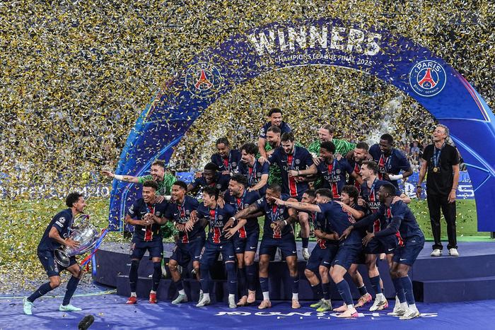 包含巴黎圣日耳曼大胜,欧冠四强前景更加明朗的词条 包含巴黎圣日耳曼大胜,欧冠四强前景更加明朗的词条